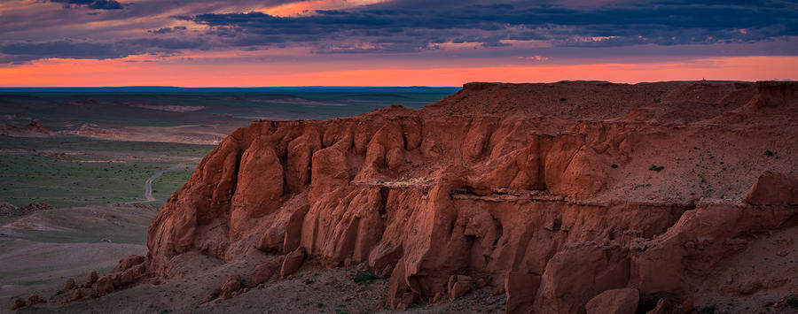 The Flaming Cliffs-Beauty in the Gobi 