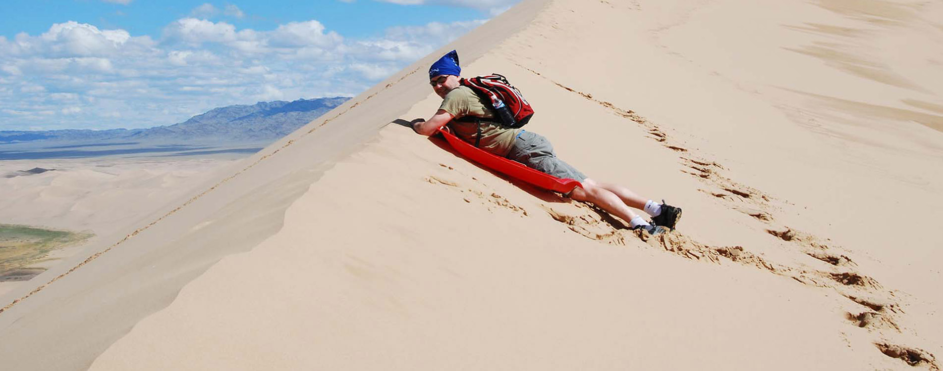 Wonder at Khongor Dunes