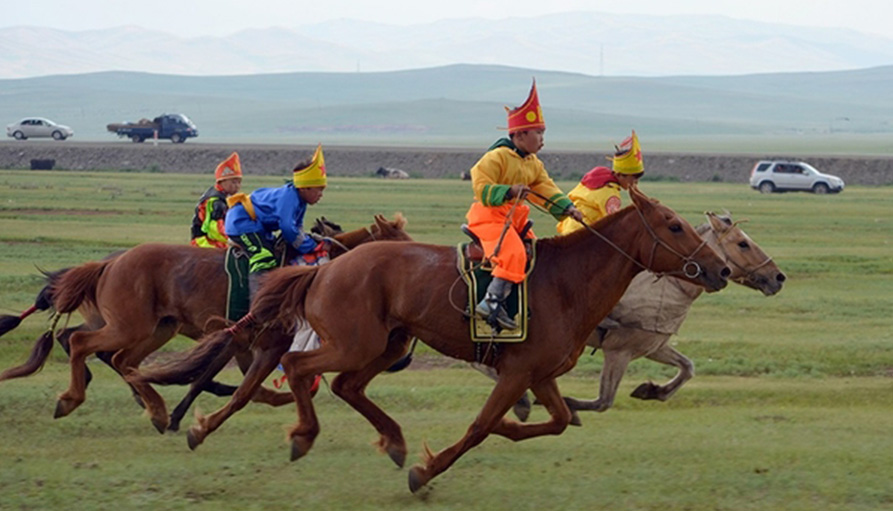 galle-nomadic-naadam-festival-horse-racing-childrens