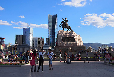 thumb-6-dest-attract-sukhbaatar-square