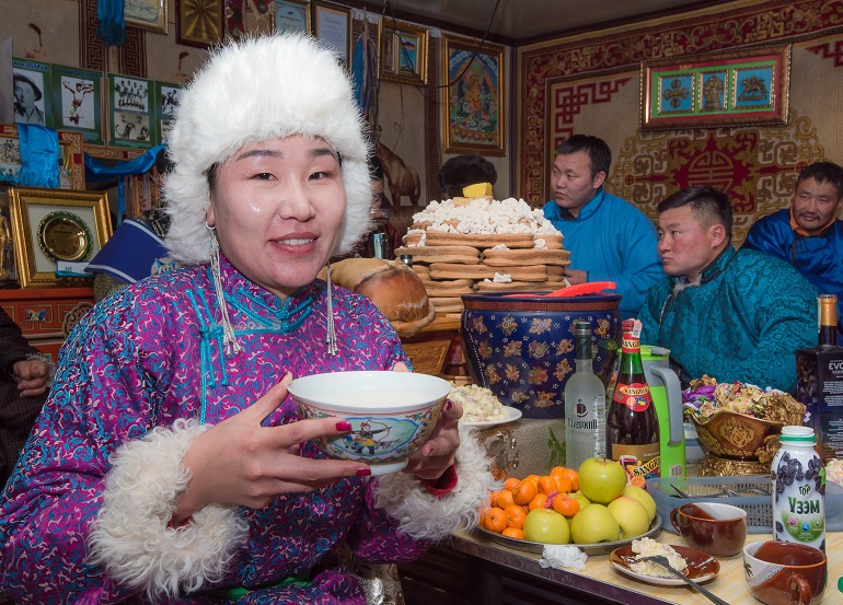 mongolian holiday tsagaan sar