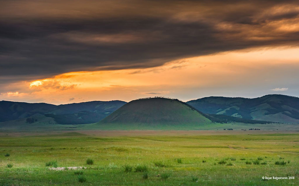 extinct-volcano-uran-uul-uran-togoo.jpg